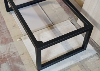 Подстолье для гардероба 