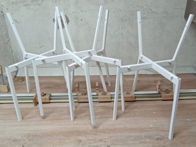 Покраска стульев в белый цвет