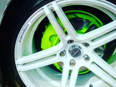 Суппорта в светящейся краске