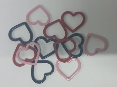 Сувенирные декоративные сердечки.